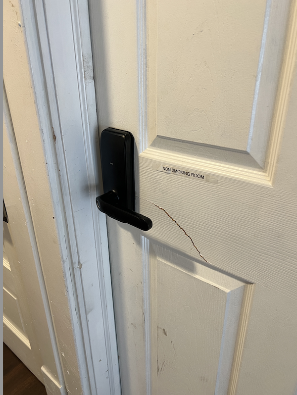 🚪 Door & Lock Replacement Needed – Cleveland, OH 🚪