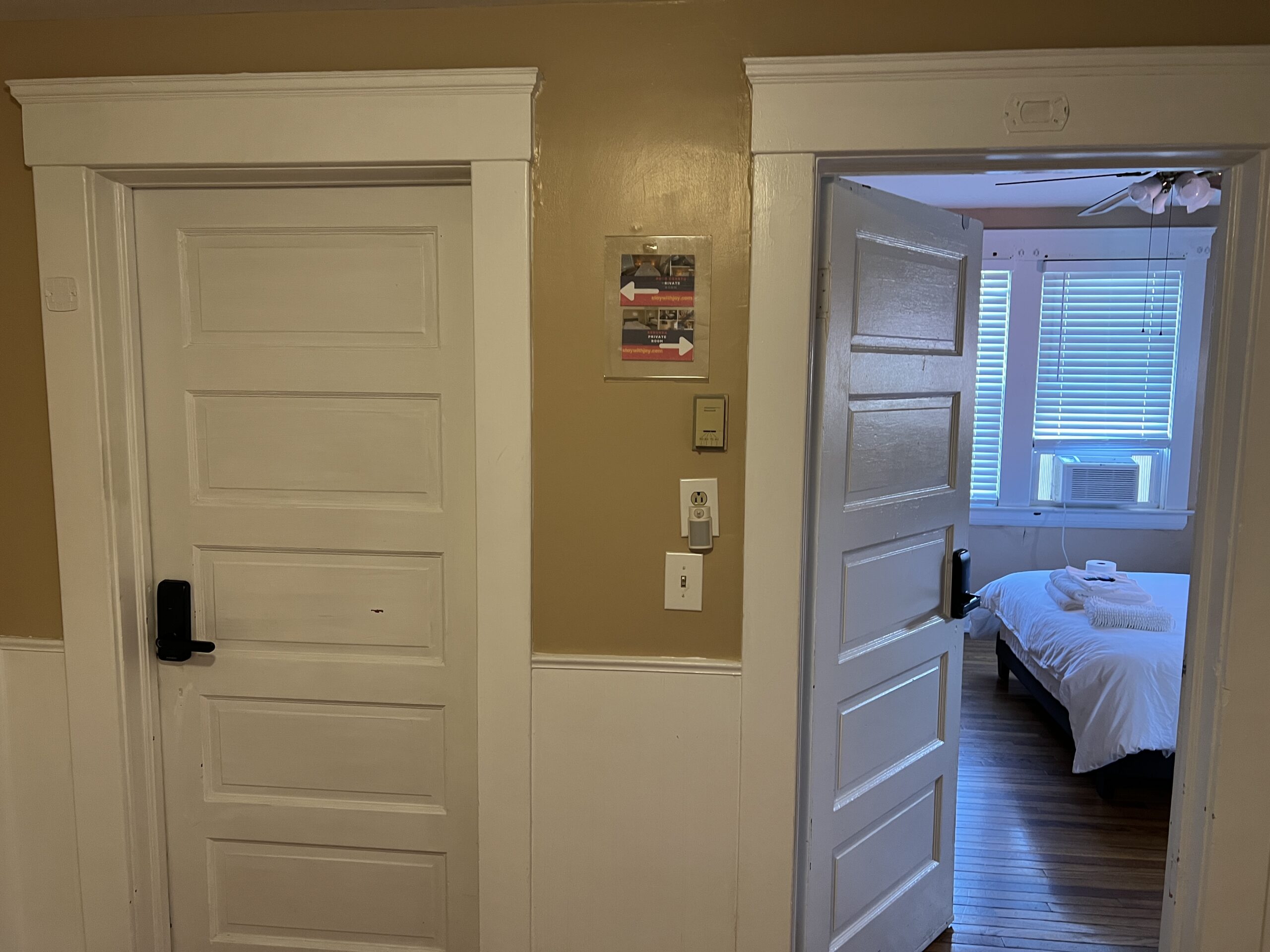 ❓ How do I activate my lock if the pad is not lighting up?