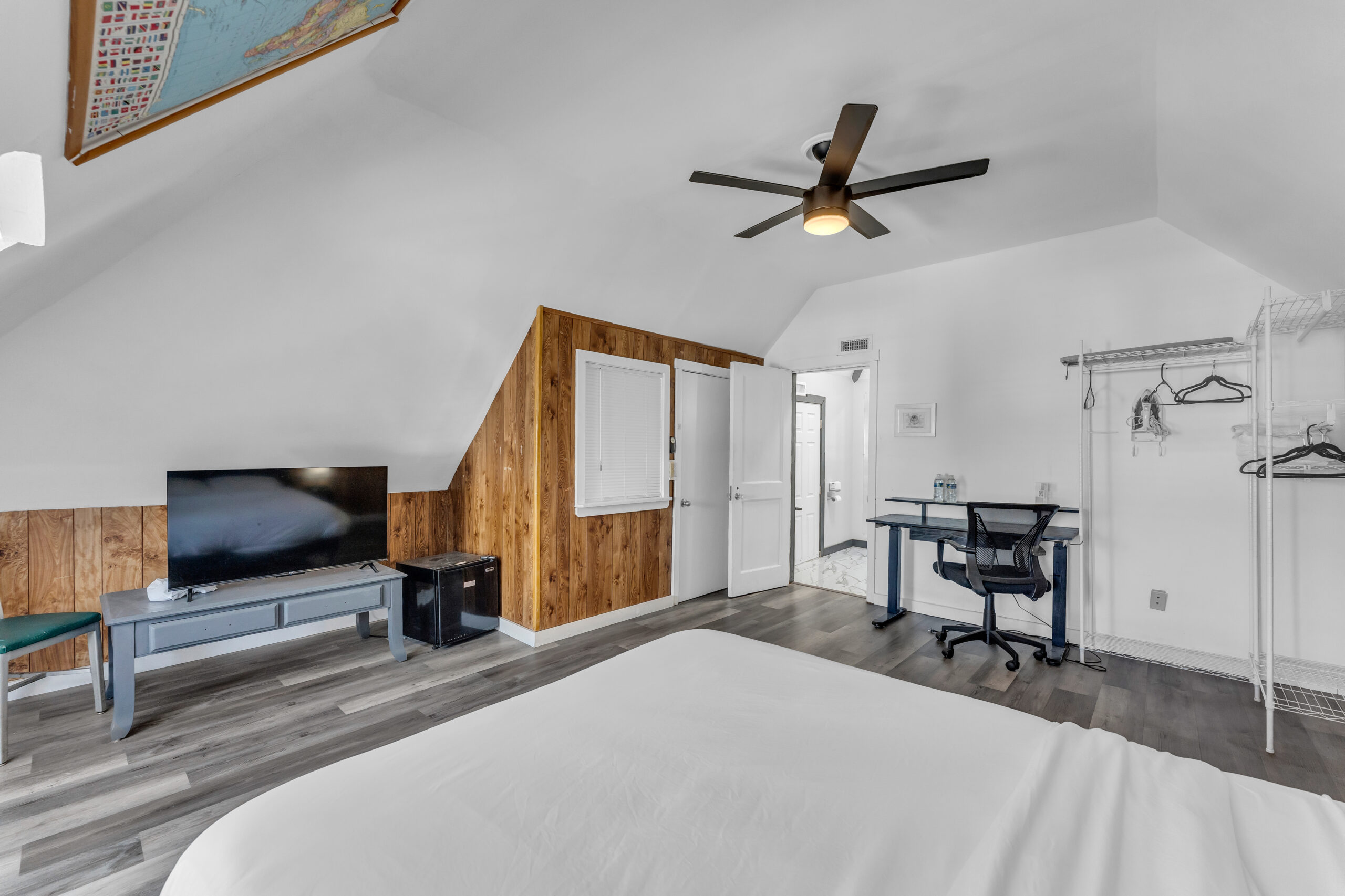 The upstairs unit was just what I needed for an overnight visit—clean, comfortable, and with a private bathroom right inside the unit.