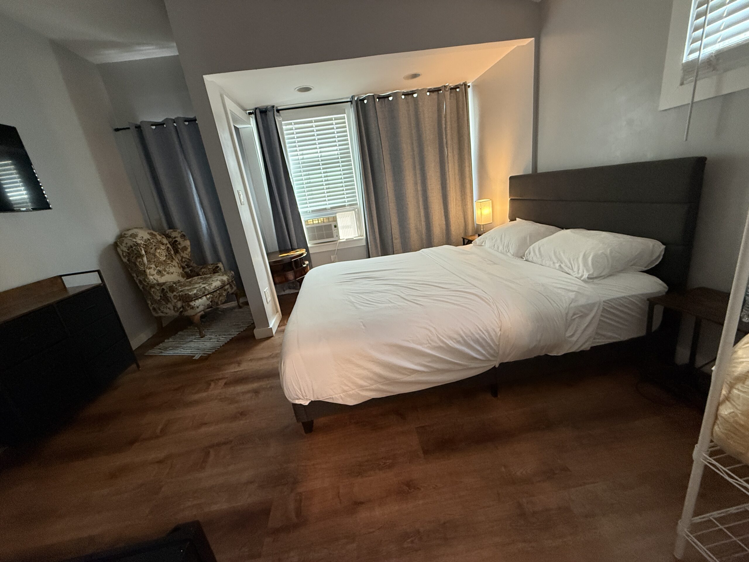 Fantastic Suite with Private bath near edgewater west side of Cleveland ohio