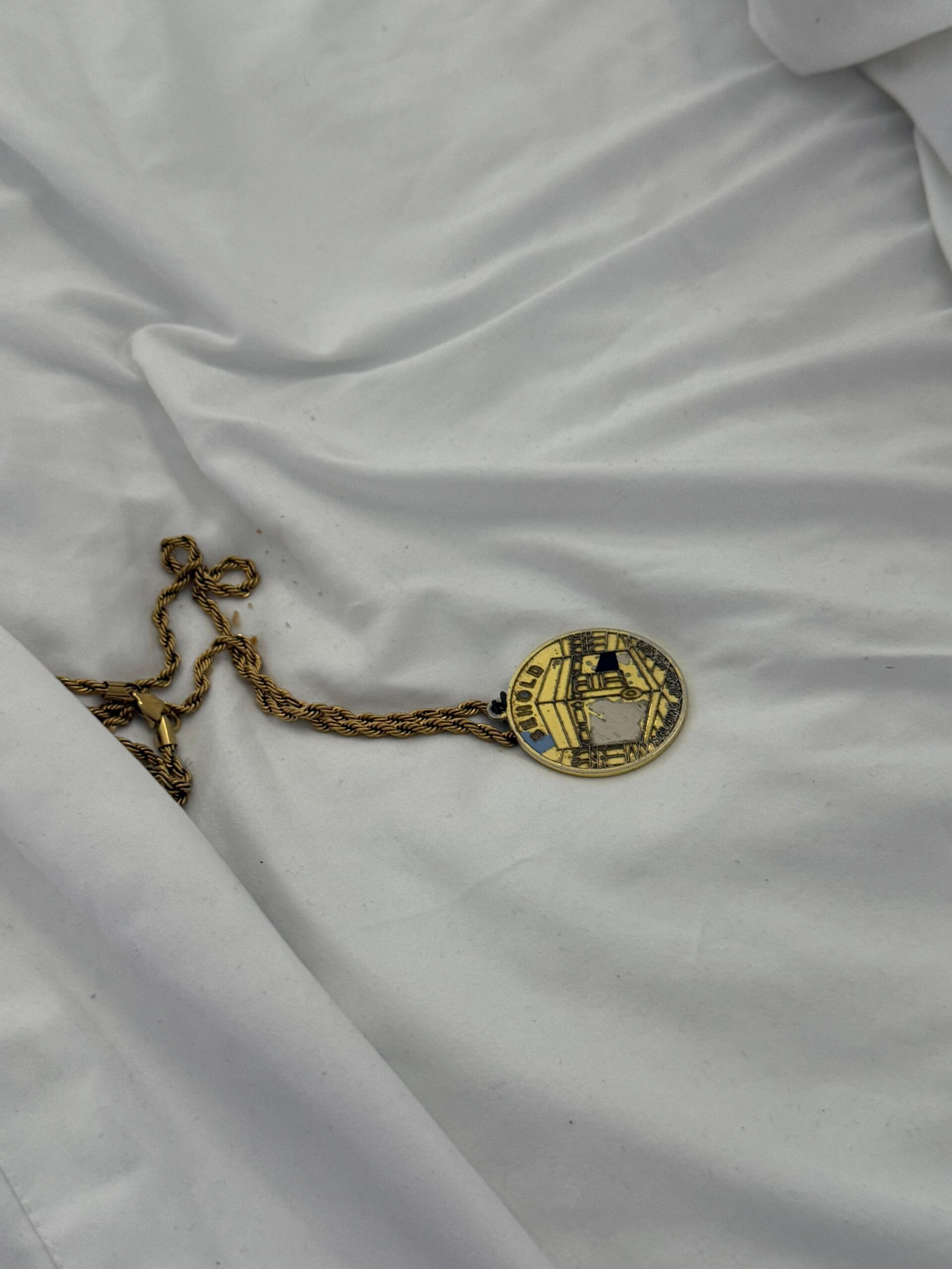 Found gold link chain