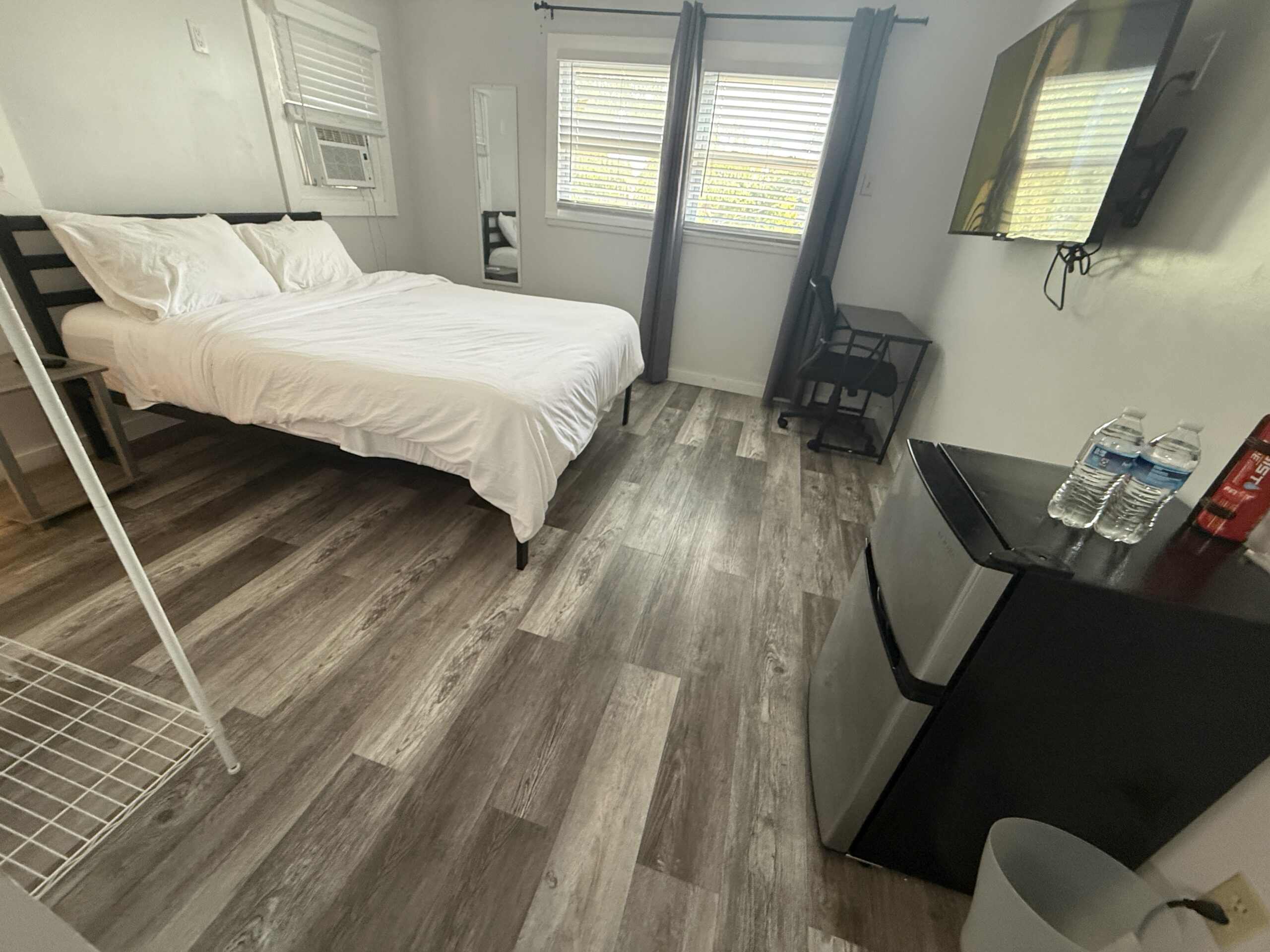 Restricted: Private bath over 350 da ft of space in cleveland